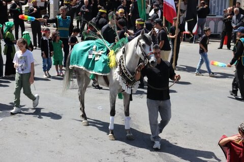 تصایر/ عزاداری خیابانی مردم شهرسستان تکاب در عاشورای حسینی