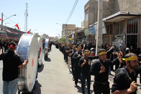 تصایر/ عزاداری خیابانی مردم شهرسستان تکاب در عاشورای حسینی