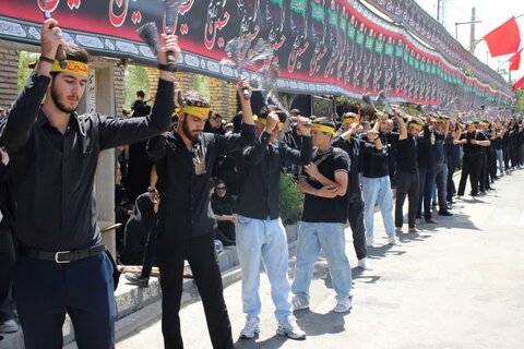 تصایر/ عزاداری خیابانی مردم شهرسستان تکاب در عاشورای حسینی