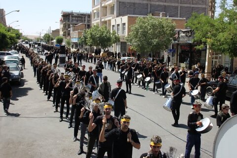 تصایر/ عزاداری خیابانی مردم شهرسستان تکاب در عاشورای حسینی