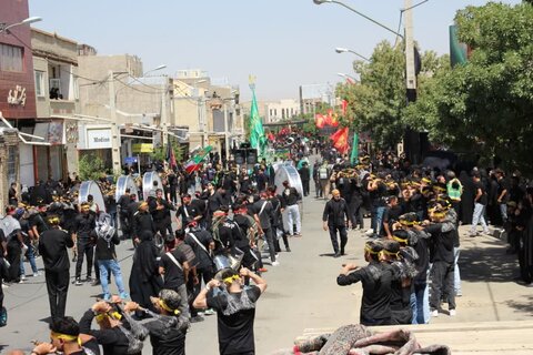 تصایر/ عزاداری خیابانی مردم شهرسستان تکاب در عاشورای حسینی