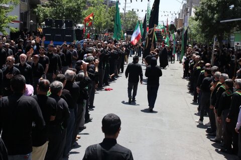 تصایر/ عزاداری خیابانی مردم شهرسستان تکاب در عاشورای حسینی