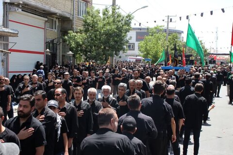 تصایر/ عزاداری خیابانی مردم شهرسستان تکاب در عاشورای حسینی