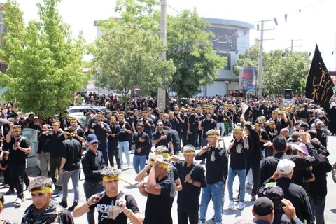 تصایر/ عزاداری خیابانی مردم شهرسستان تکاب در عاشورای حسینی