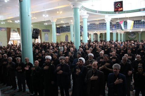 تصاویر/ اقامه نماز ظهر عاشورا در تکاب