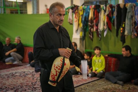 تصاویر / حضور امام جمعه قزوین در جمع عزاداران سوگوار حسینی