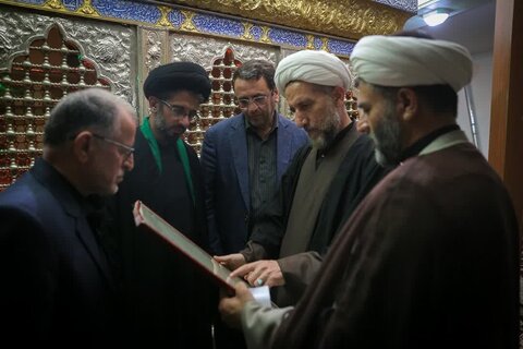 تصاویر / حضور امام جمعه قزوین در جمع عزاداران سوگوار حسینی