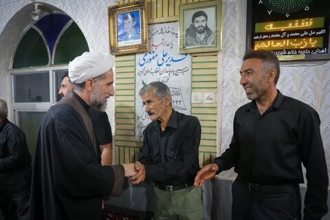 تصاویر / حضور امام جمعه قزوین در جمع عزاداران سوگوار حسینی