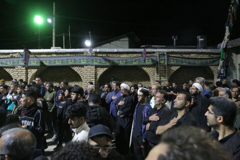 تصاویر / حضور امام جمعه قزوین در جمع عزاداران سوگوار حسینی