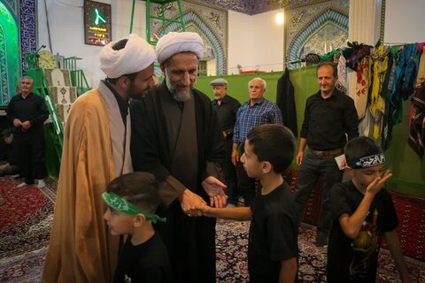 تصاویر / حضور امام جمعه قزوین در جمع عزاداران سوگوار حسینی