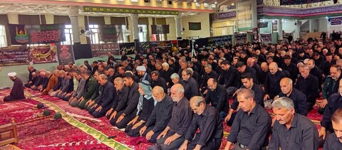 تصاویر/ اقامه نماز ظهر عاشورا در آذرشهر