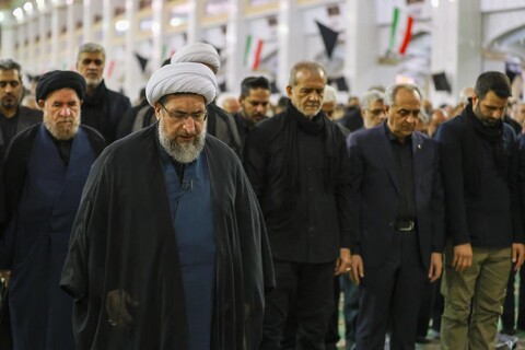 تصاویر/ اقامه نماز ظهر عاشورا در تبریز