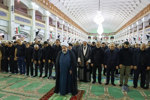تصاویر/ اقامه نماز ظهر عاشورا در تبریز