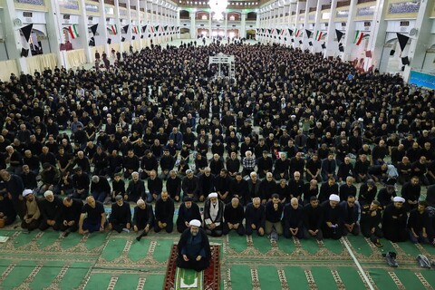 تصاویر/ اقامه نماز ظهر عاشورا در تبریز