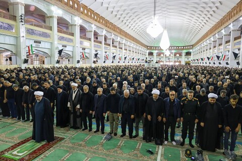 تصاویر/ اقامه نماز ظهر عاشورا در تبریز