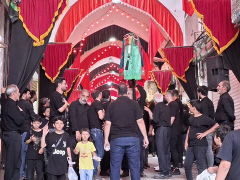 تصاویر/عزاداری عاشورای حسینی دربازارکاشان