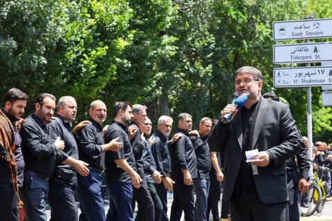 تصاویر/  عزاداری خیابانی عزای حسینی و توسل به شهدای کربلا در تبریز