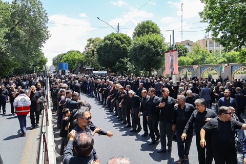 تصاویر/  عزاداری خیابانی عزای حسینی و توسل به شهدای کربلا در تبریز