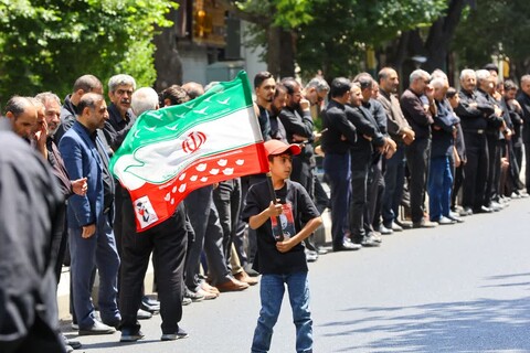 تصاویر/  عزاداری خیابانی عزای حسینی و توسل به شهدای کربلا در تبریز