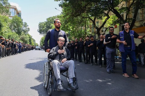 تصاویر/  عزاداری خیابانی عزای حسینی و توسل به شهدای کربلا در تبریز