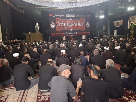 تصاویر/عزاداری عاشورای حسینی از طرف نماینده ولی‌فقیه در منطقه کاشان