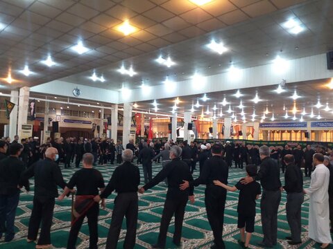 تصاویر/ اقامه عزا سرور و سالار شهیدان و نماز ظهر عاشورا در مصلای جمعه بوشهر