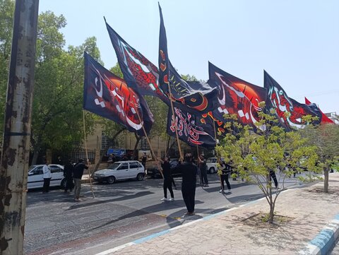 تصاویر/ اقامه عزا سرور و سالار شهیدان و نماز ظهر عاشورا در مصلای جمعه بوشهر