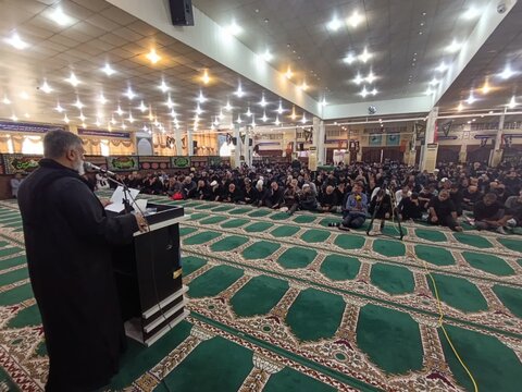 تصاویر/ اقامه عزا سرور و سالار شهیدان و نماز ظهر عاشورا در مصلای جمعه بوشهر