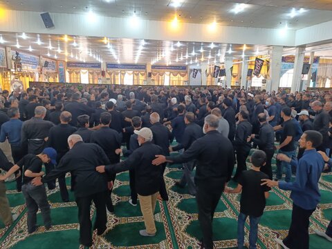 تصاویر/ اقامه عزا سرور و سالار شهیدان و نماز ظهر عاشورا در مصلای جمعه بوشهر