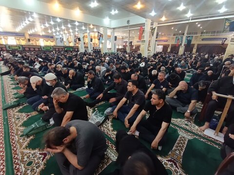 تصاویر/ اقامه عزا سرور و سالار شهیدان و نماز ظهر عاشورا در مصلای جمعه بوشهر