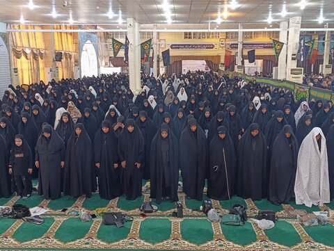 تصاویر/ اقامه عزا سرور و سالار شهیدان و نماز ظهر عاشورا در مصلای جمعه بوشهر