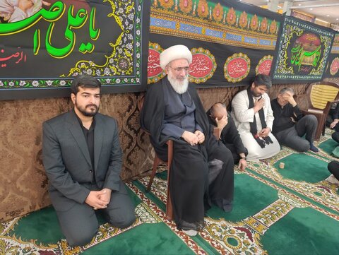 تصاویر/ اقامه عزا سرور و سالار شهیدان و نماز ظهر عاشورا در مصلای جمعه بوشهر