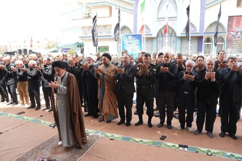 تصاویر/ اقامه نماز ظهر عاشورا در ارومیه