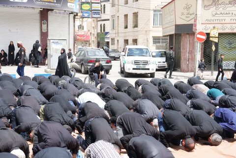 تصاویر/ اقامه نماز ظهر عاشورا در ارومیه