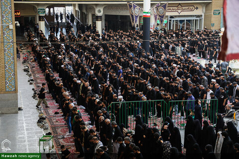 Photos/ Prière de midi d'Achoura au sanctuaire de Hazrat Fatima Masoumeh (PSL)