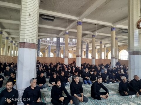 تصاویر / اقامه نماز ظهر روز عاشورا در فامنین