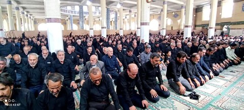 تصاویر / اقامه نماز ظهر روز عاشورا در فامنین