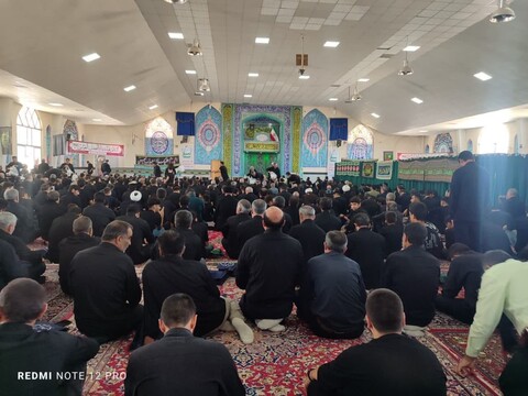 تصاویر / اقامه نماز ظهر عاشورا در شهرستان بهار
