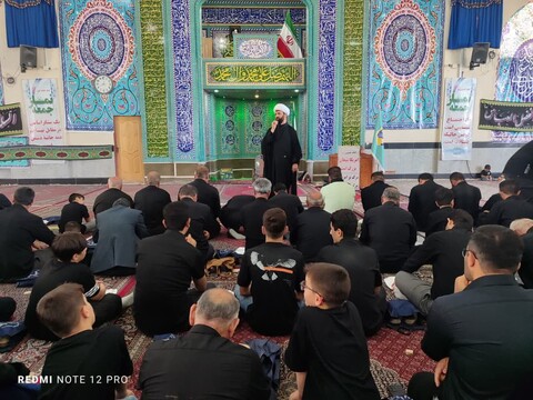 تصاویر / اقامه نماز ظهر عاشورا در شهرستان بهار