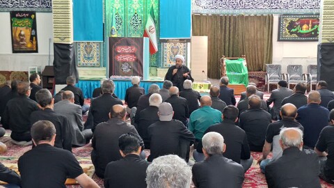 تصاویر/ اقامه نماز ظهر عاشورا در ترکمنچای