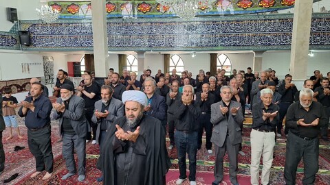 تصاویر/ اقامه نماز ظهر عاشورا در ترکمنچای