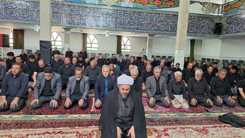 تصاویر/ اقامه نماز ظهر عاشورا در ترکمنچای