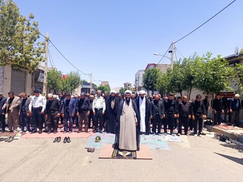 تصاویر/ اقامه نماز ظهر عاشورا در دندی