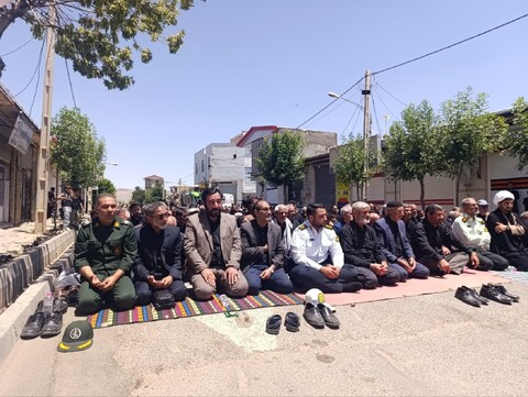 تصاویر/ اقامه نماز ظهر عاشورا در دندی