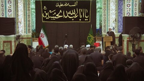 تصاویر/ آئین مقتل‌خوانی و نماز ظهرعاشورا درهلال بن علی (ع )