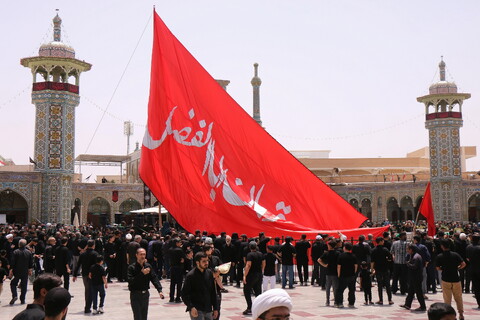 تصاویر/ حرم حضرت معصومہ (س) میں عاشورہ کے دن ماتمی جلوسوں کی پرسہ داری