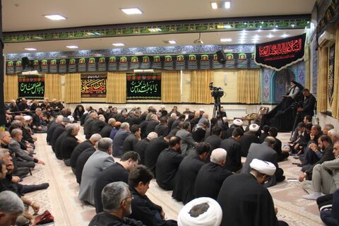 تصاویر/برگزاری مراسم  عزاداری در دفتر امام جمعه ایلام