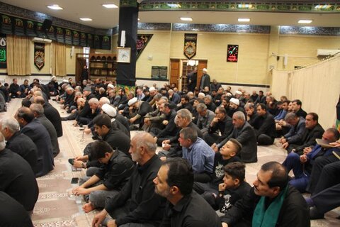 تصاویر/برگزاری مراسم  عزاداری در دفتر امام جمعه ایلام