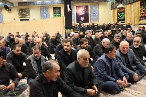 تصاویر/برگزاری مراسم  عزاداری در دفتر امام جمعه ایلام