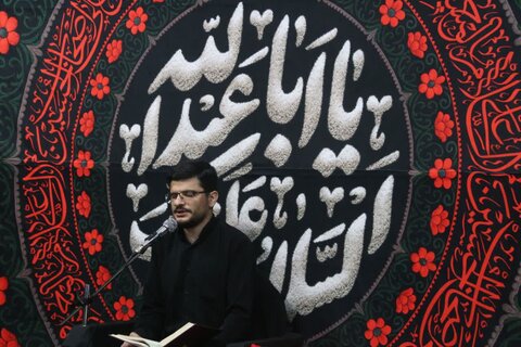 تصاویر/برگزاری مراسم عزاداری ظهر عاشورا در مدرسه علمیه حضرت صاحب الزمان(عج) ایلام